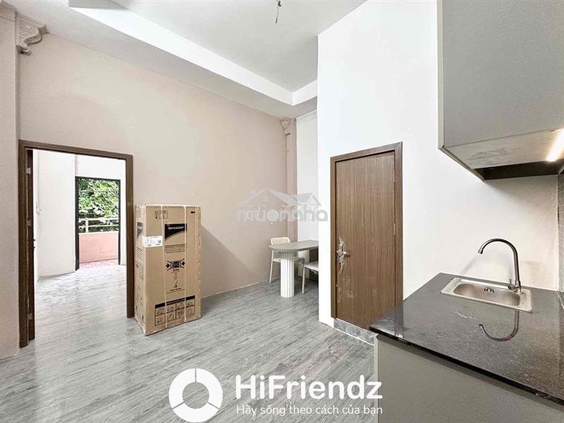 1 phòng ngủ tách bếp có ban công ngay cầu vượt cây gõ