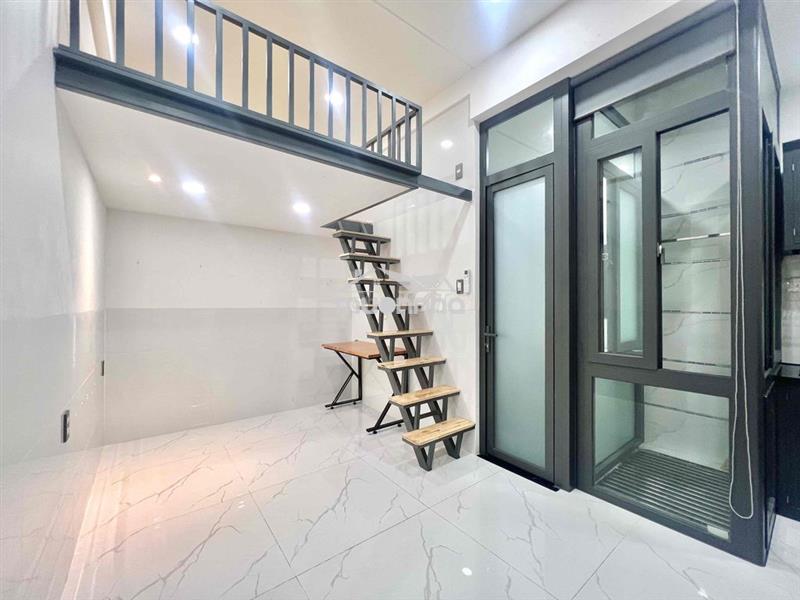 Duplex full nội thất mới tinh, có thang máy. form sang, free xe
