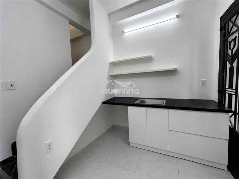 Nhà nhỏ shr hoàn công,phù hợp vc trẻ ngay khu kiều đàm