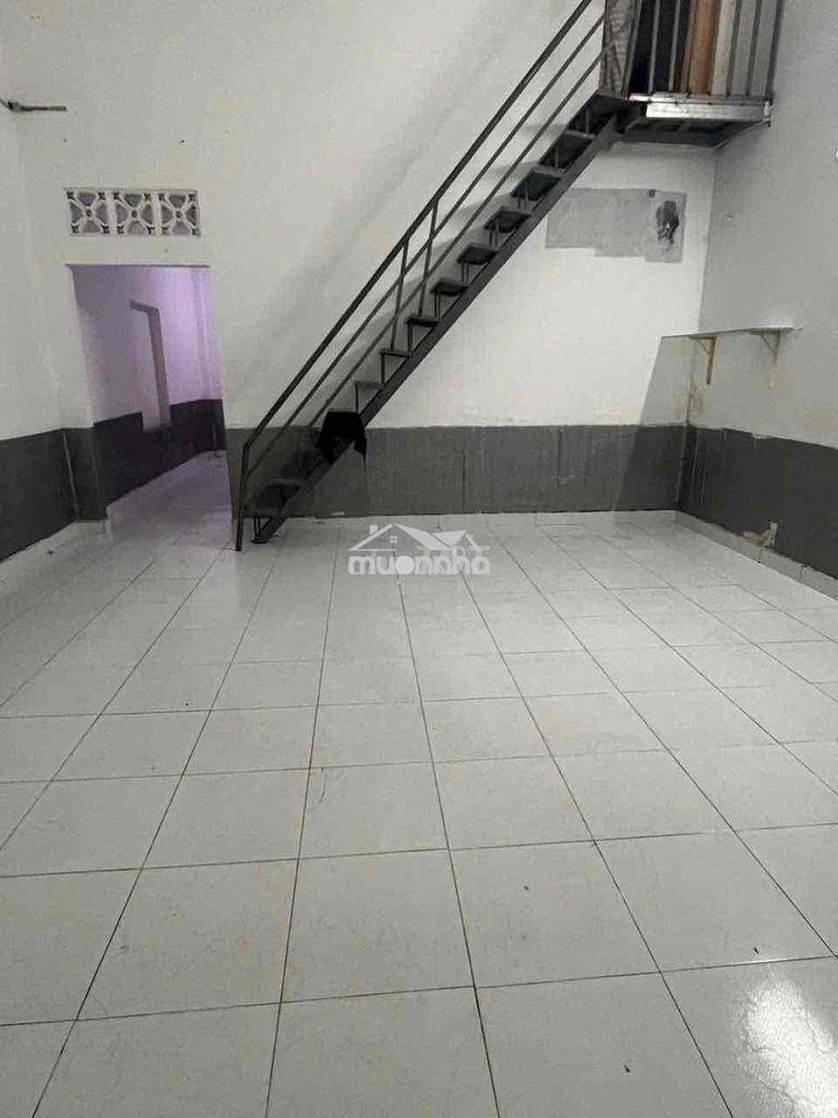 Nhà thuê sạch sẽ (5x12) trệt lửng 2p