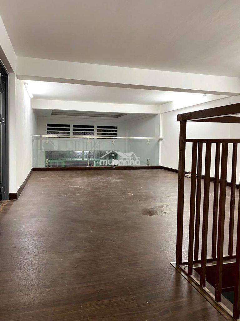 Q10 nhà thuê nguyên căn hẻm xe hơi - 3 phòng -17 triệu tl - Ảnh 2