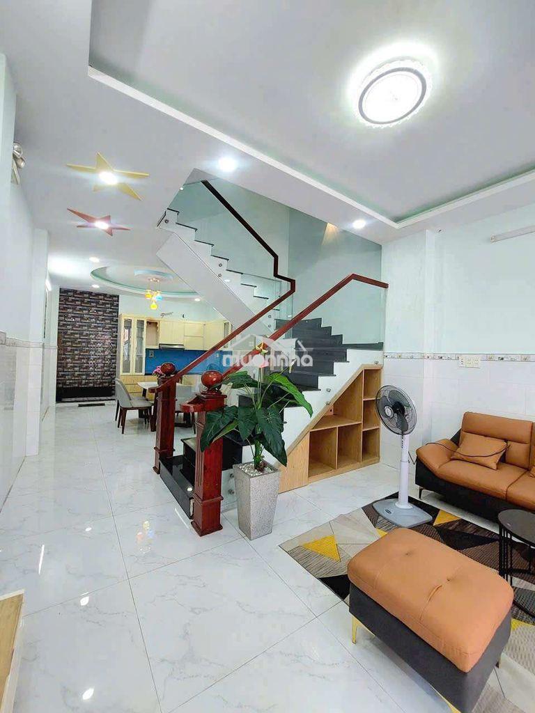 Nhà 4'5m ngang dài 17m trệt lững 2 lầu sân thượng 6pn 6wc - Ảnh 4