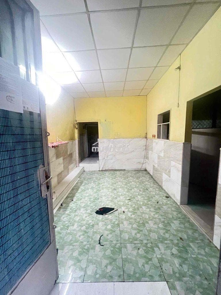 Nhà giá rẻ cho ae 3x7 trệt lầu có phần bên hông để xe máu thoải mái