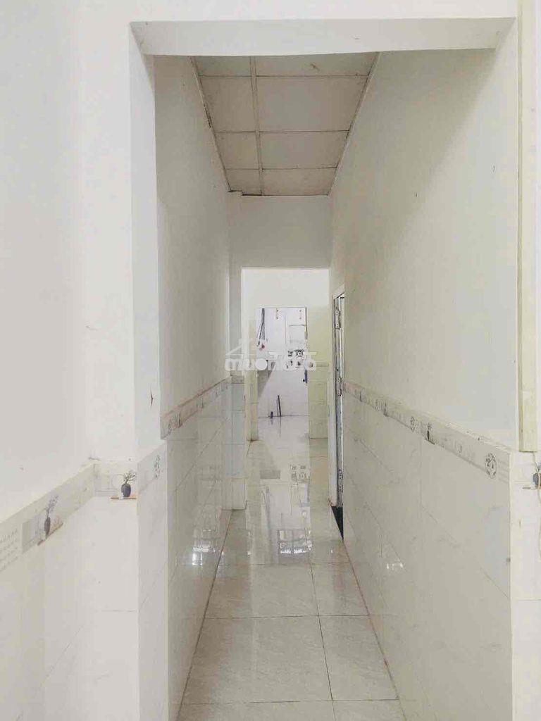 Nhà gần chung cư. cấp 4 : 2pn wc. đường xe hơi - Ảnh 4