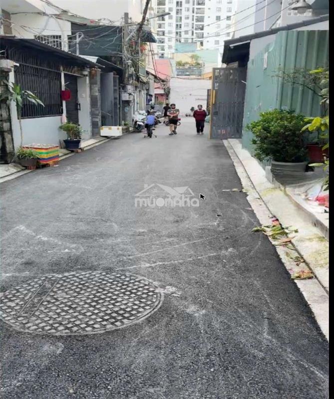 Nhà nguyên căn hẻm xe hơi, đường lâm văn bền, dt 5x20, cấp 4.