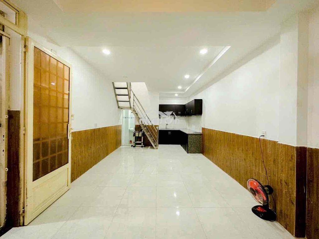Ngay trung tâm q7 hẻm 1041/80 trần xuân soạn,liền kề himlam - Ảnh 2