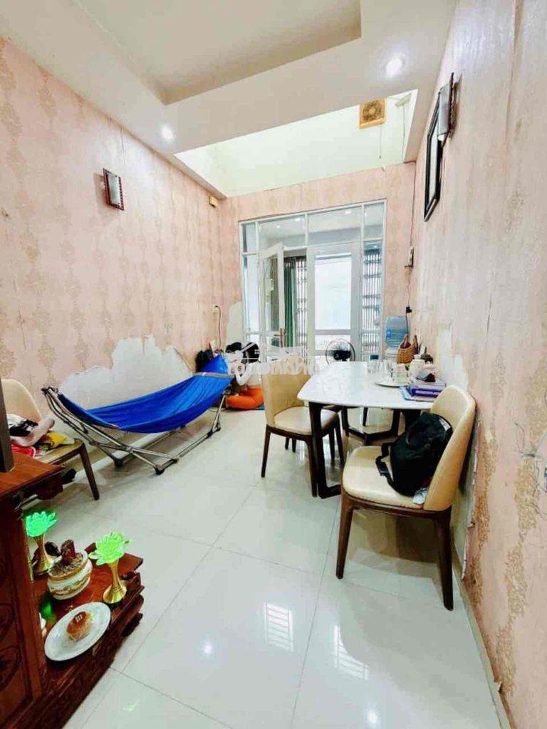 Nhà 4 tầng 40m2 mặt tiền hẻm đường bùi minh trực p5 q8