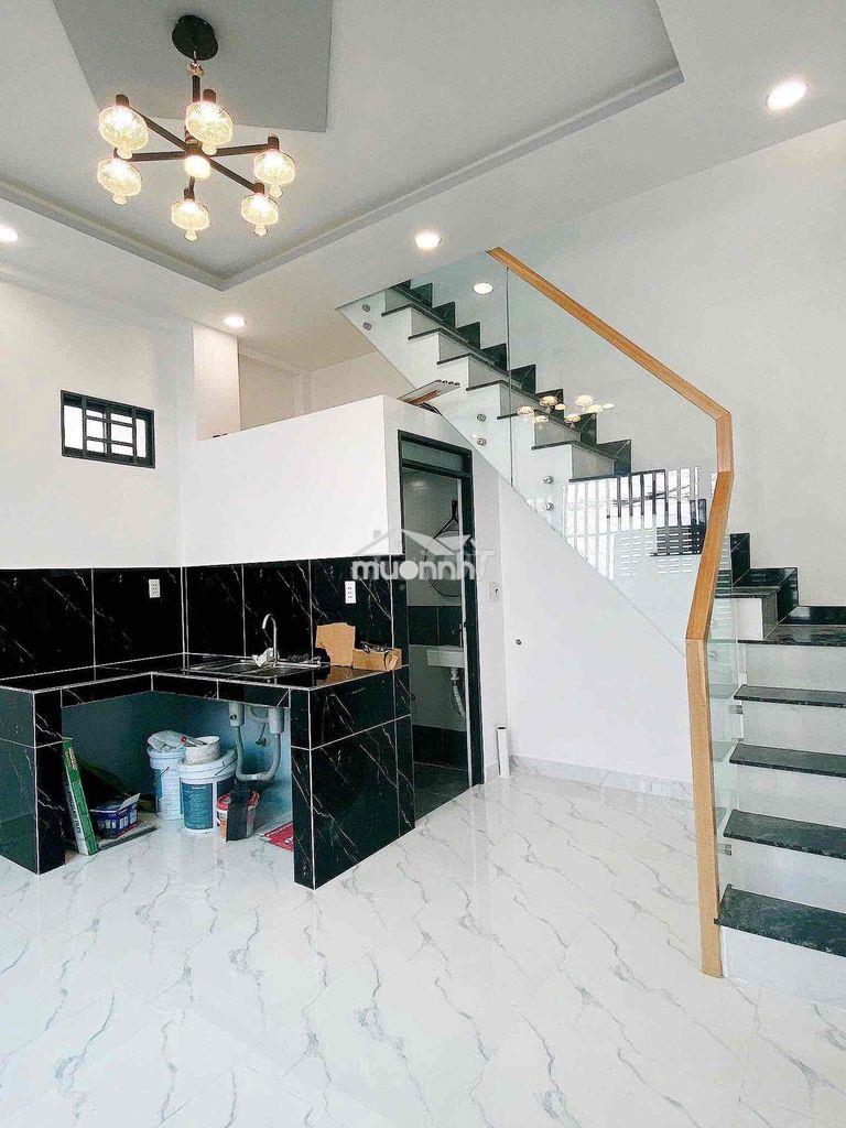 Cho thuê nhà nguyên căn 1 trệt 1 lầu 2wc sát quận 4