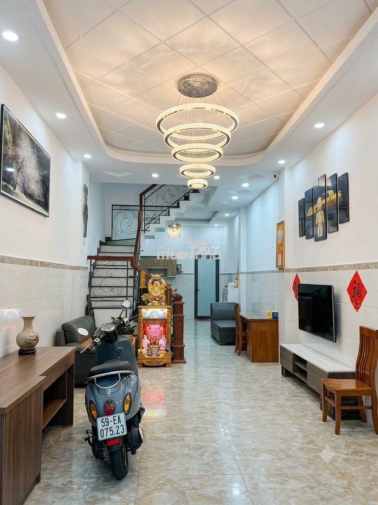 Bán nhà hxh 10m thoại ngọc hầu, q. tân phú, 4x18m, 3 lầu, giá 10,5 tỷ
