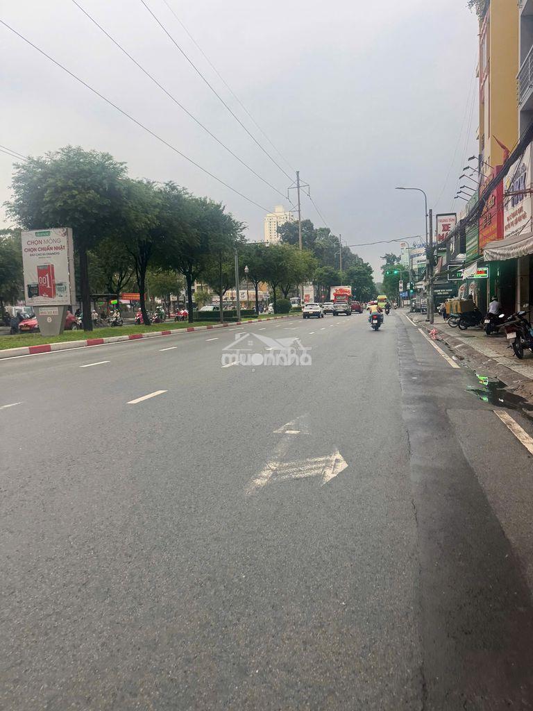 Hẻm phùng hưng, vuông vức, 55,7m2, 6pn, 4wc, an ninh, giá ưu đãi - Ảnh 2