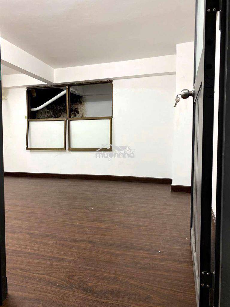 Q10 nhà thuê nguyên căn hẻm xe hơi - 3 phòng -17 triệu tl - Ảnh 3