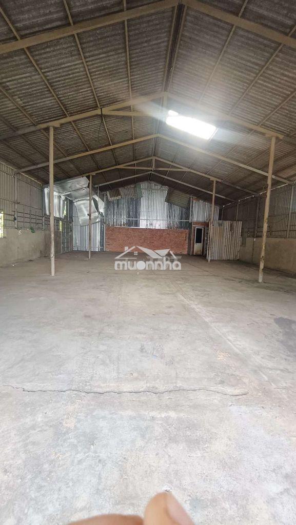 Kho thuê 12*25 có sân đường lại hùng cường vĩnh lộc b  vào 1 cây số. - Ảnh 3