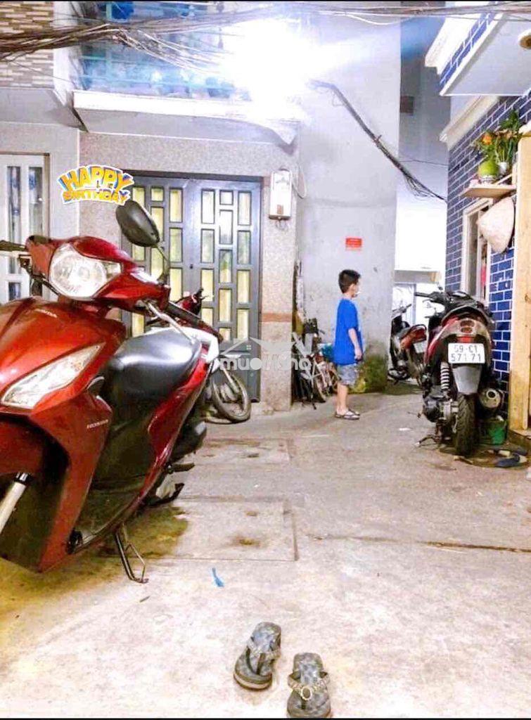 Bán nhà 3 tầng 2pn đường 3m thông thoáng. chỉ 1ty320 tluong