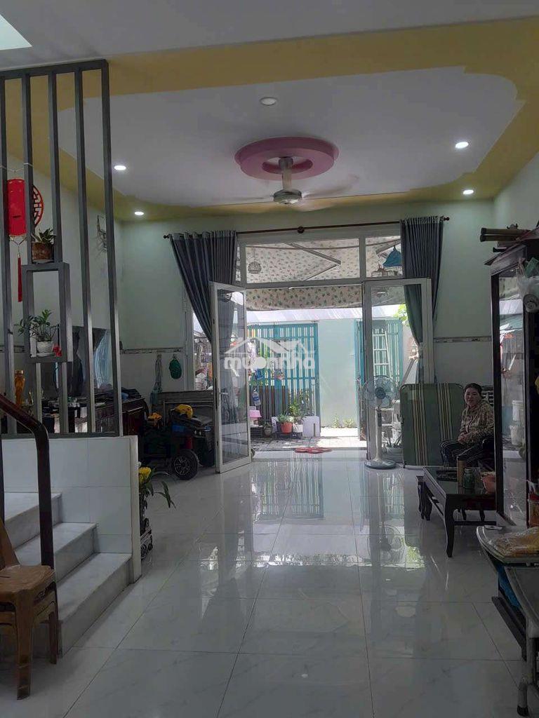 Cần bán gấp nhà p.đht .q12 .dt 5,1 x20  1 trệt .1 lầu .3pn 3ws hẻm 3m5