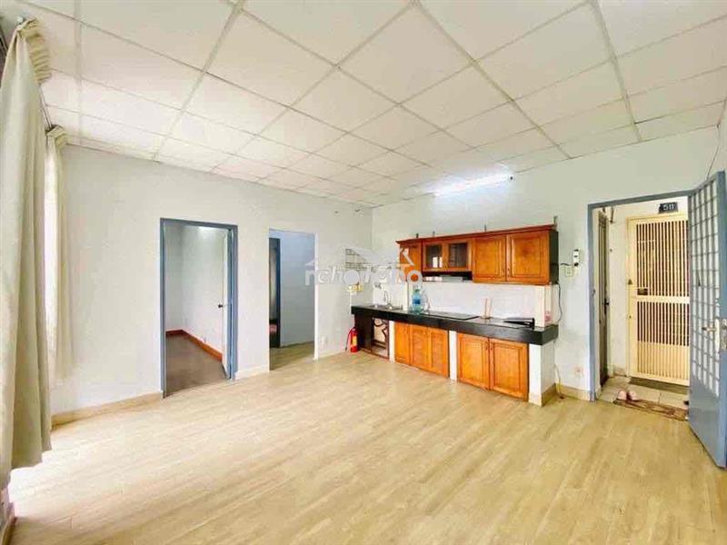 Bán căn hộ 2pn lầu 5 chung cư 675 nguyễn kiệm, ngay công viên gia đinh