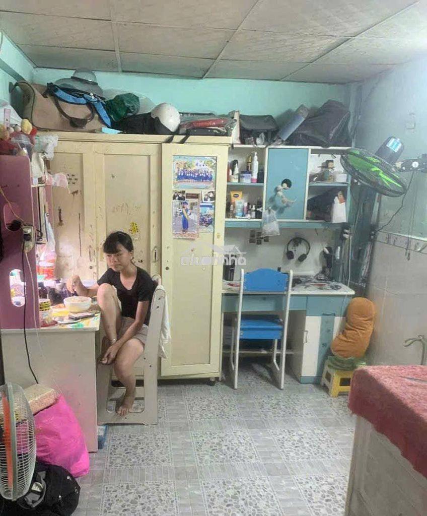 Nhà cấp 4 tiện xây mới ngang 8 hẻm xe hơi quận 4 - Ảnh 2