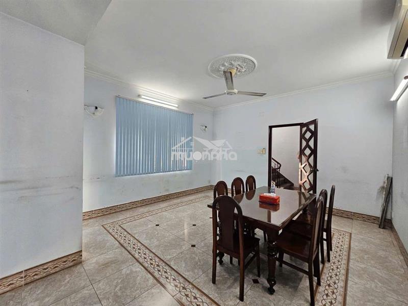 Văn phòng hoặc ở. lầu 1 lầu 2 cư xá đô thành q3